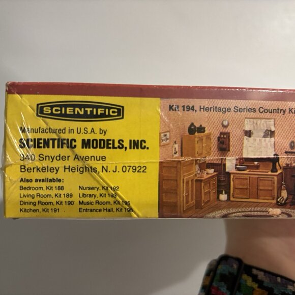 RealLife Miniatures Wood Furniture Kit Heritage Series Victorian Bath Kit #197 - Picture 10 of 11